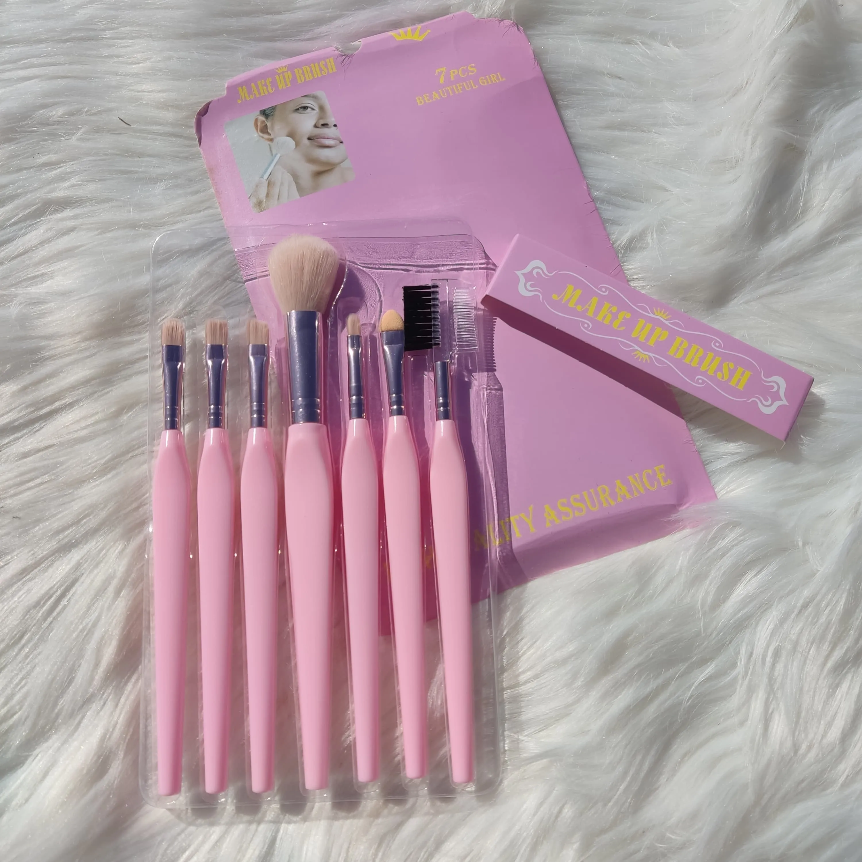 7pcs Kawaii Mini Travel Makeup Brush Set