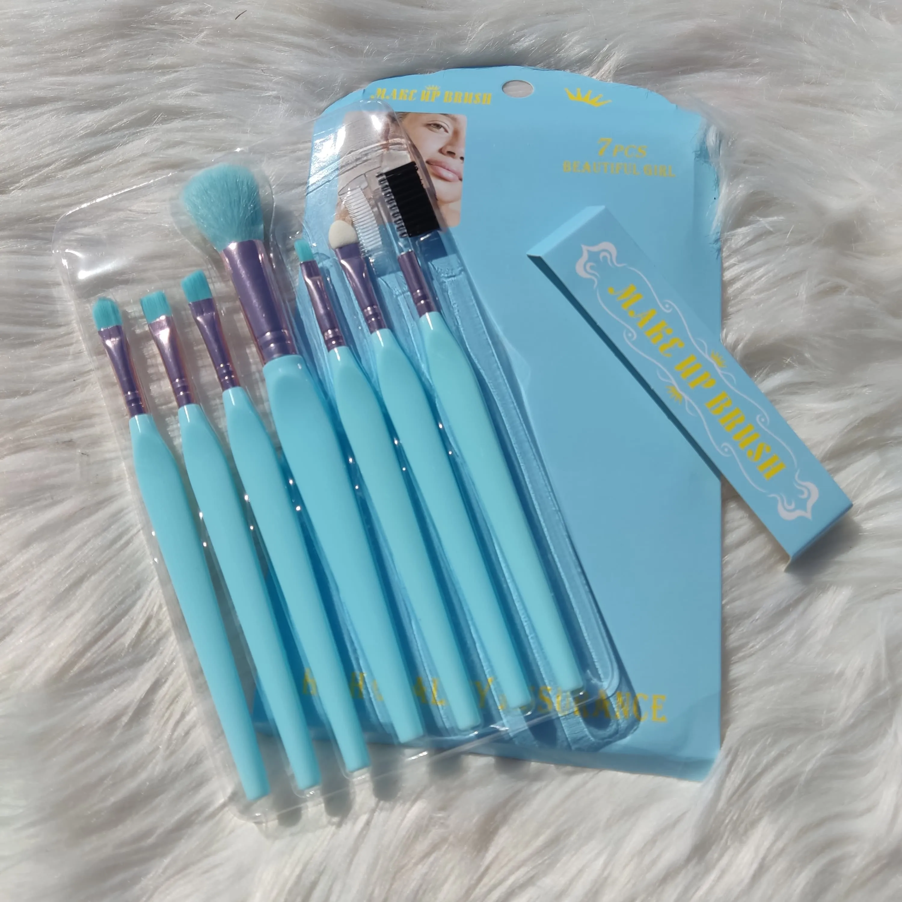 7pcs Kawaii Mini Travel Makeup Brush Set