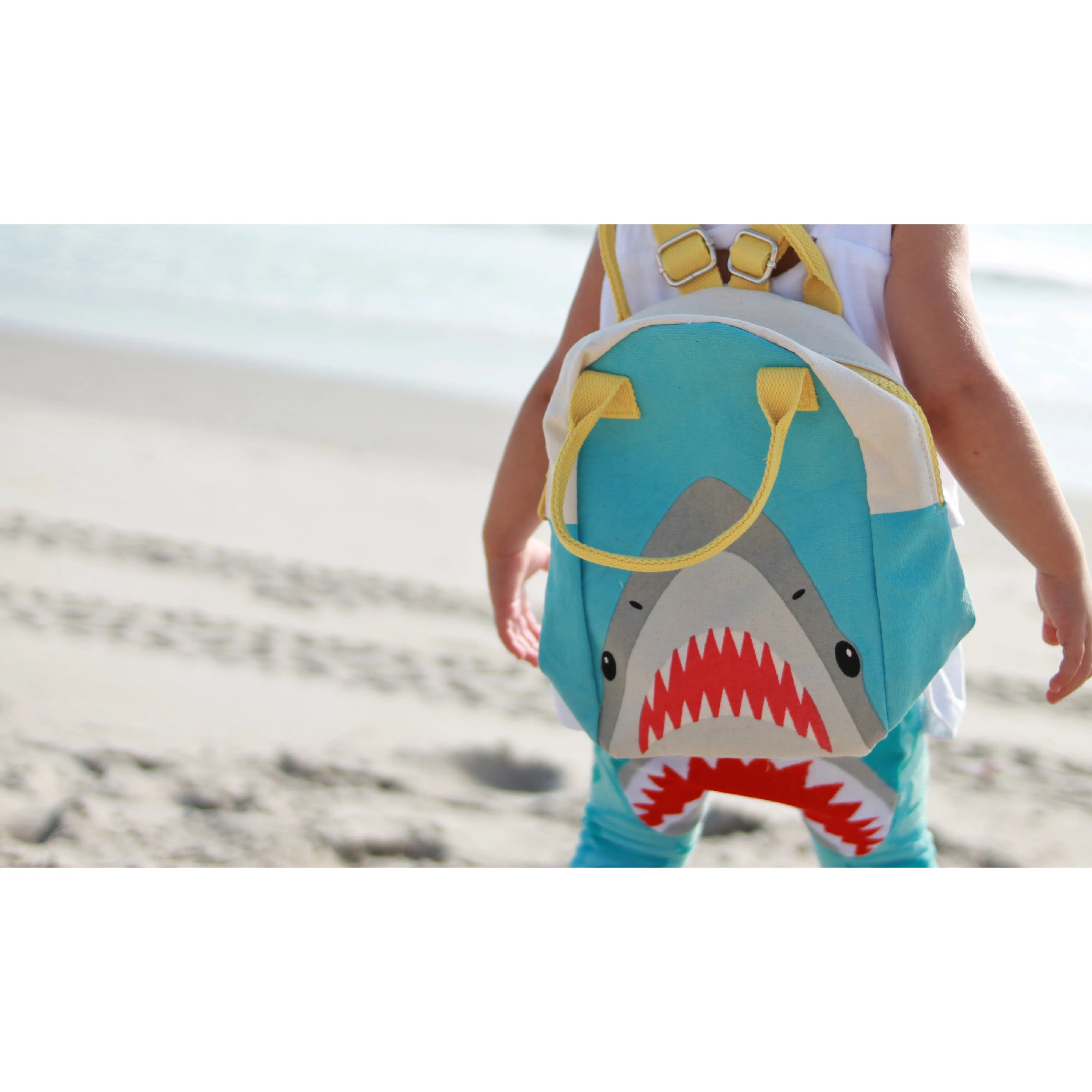 Fluf Little Backpack - Baby Shark