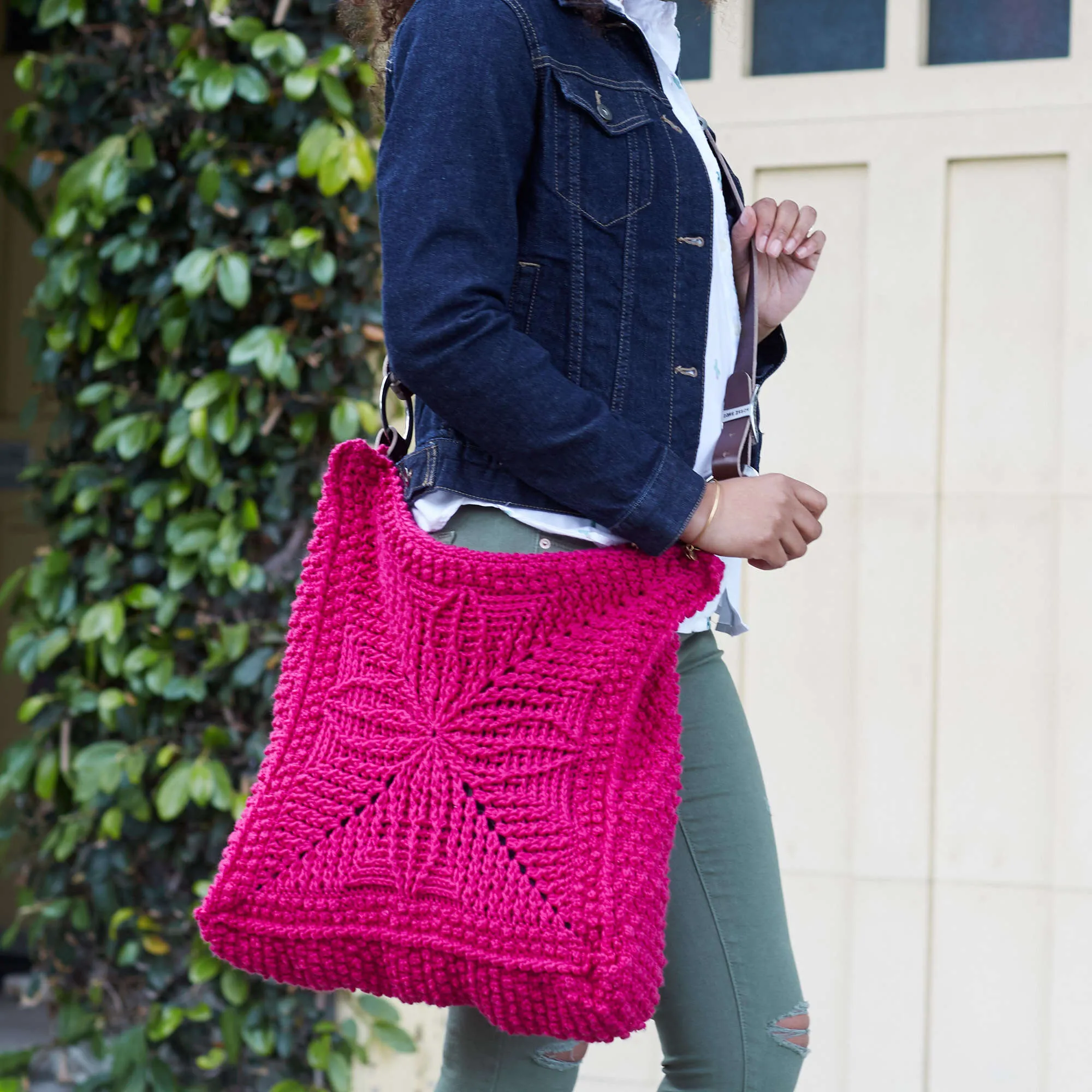 Red Heart Crochet Chic Carry-all Bag