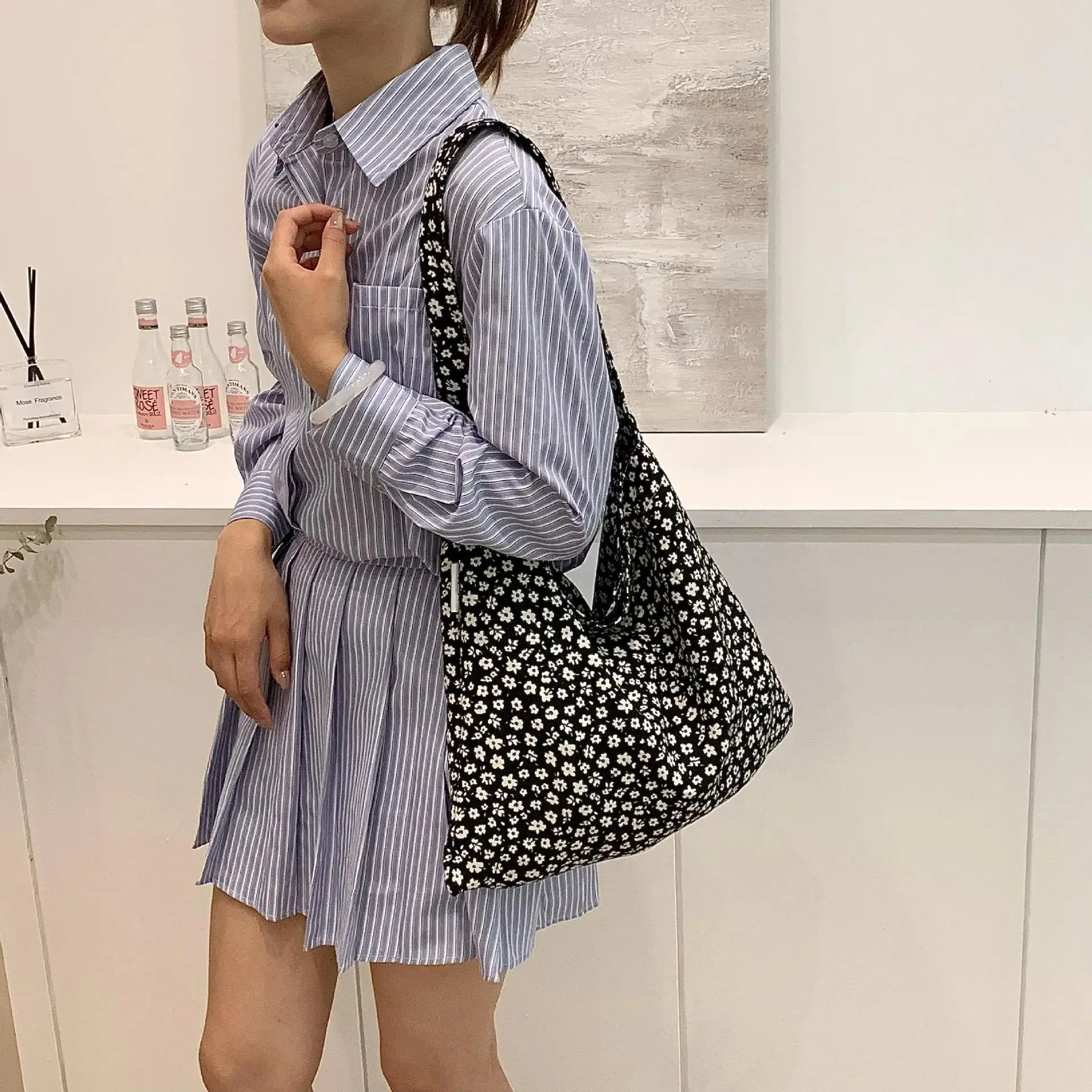 Sohiwoo Fashionable Versatile Floral Bag Thin Cotton Bag Large-capacity Retro Literary Shoulder Crossbody Bag Lazy Style Tote Bag