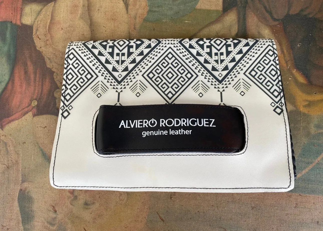 White leather clutch Alviero Rodriguez italian handbag, envelope clutch bag purse 80s.